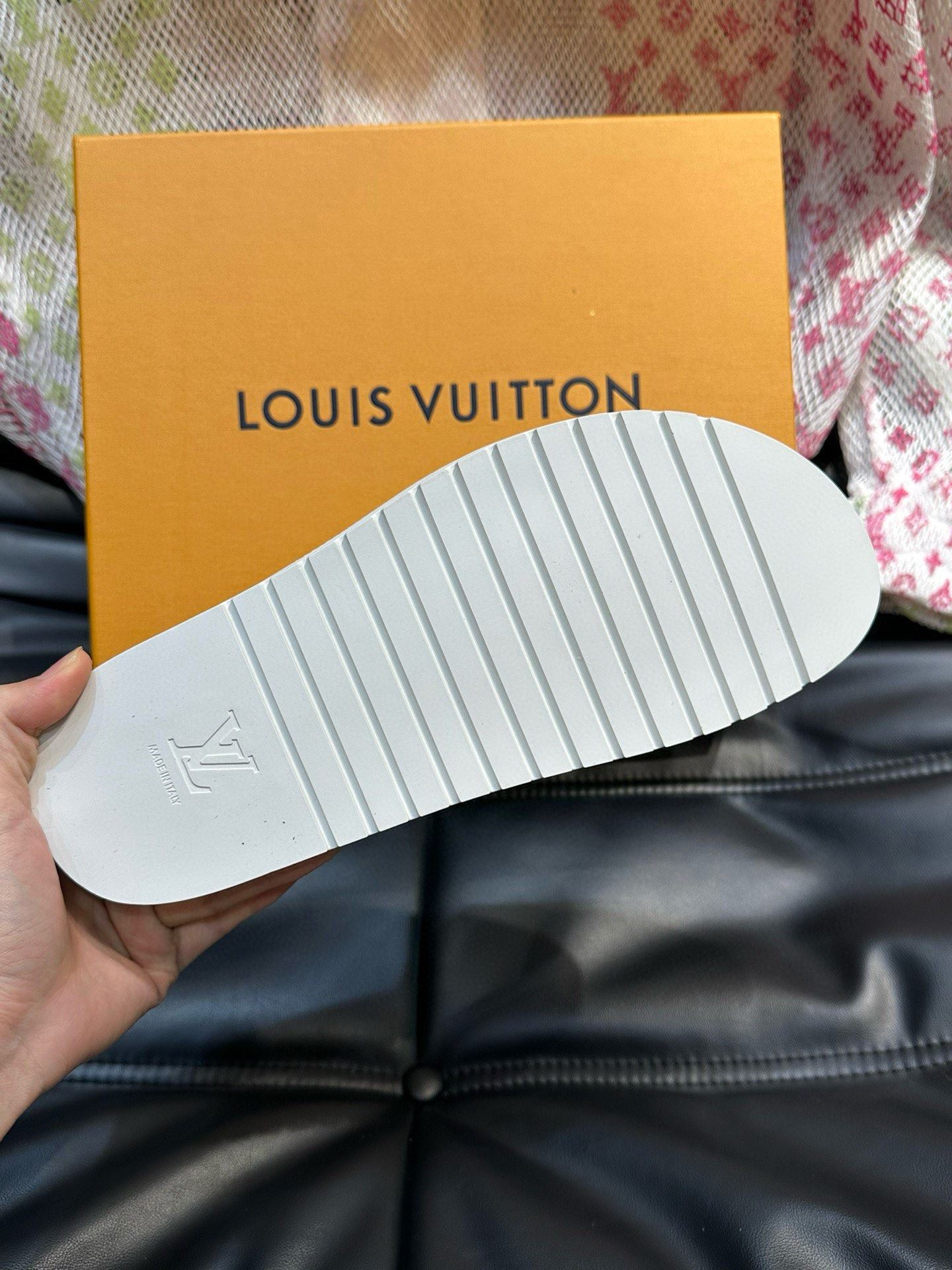 Louis Vuitton Slippers